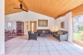 Charakteristischer Architektenbungalow mit Gartenidyll & Wohlfühlatmosphäre - Wohnzimmer