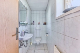 Charakteristischer Architektenbungalow mit Gartenidyll & Wohlfühlatmosphäre - Gäste-WC