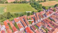 Charaktervolles Anwesen mit weitläufigem Grundstück und zusätzlichem Bauplatz - Außenansicht