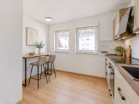 Attraktive Eigentumswohnung mit Südbalkon, 2 Stellplätzen & viel Platz zum Wohlfühlen - Küche - digitales staging