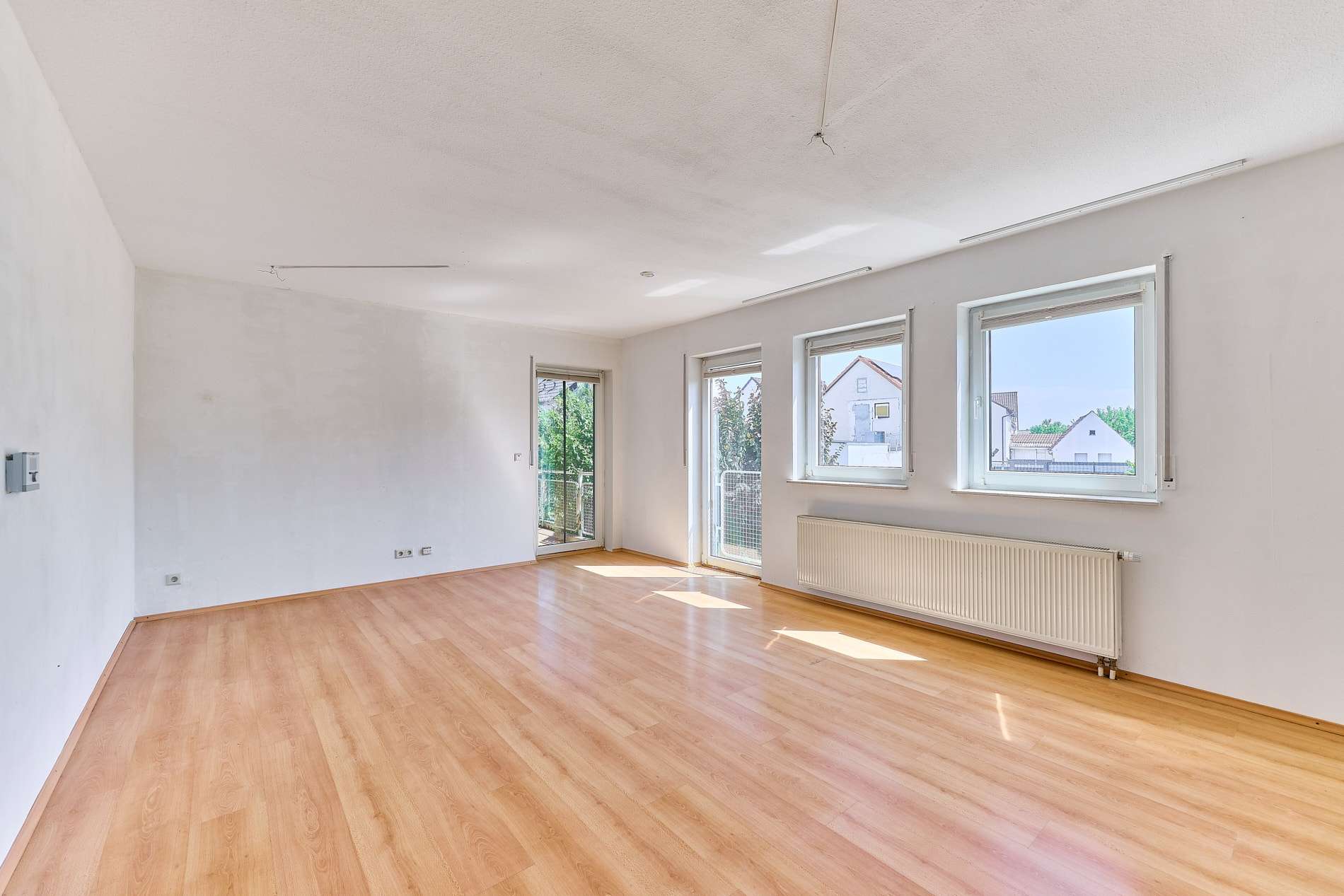 Attraktive Eigentumswohnung mit Südbalkon, 2 Stellplätzen & viel Platz zum Wohlfühlen, 67454 Haßloch, Erdgeschosswohnung