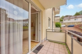 Lichtdurchflutetes Zuhause mit 3 Zimmern, Balkon und Blick ins Grüne - Balkon