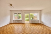 Gepflegtes Reihenmittelhaus mit schönem Garten und zeitlosem Charme in Neustadt - Wohnzimmer