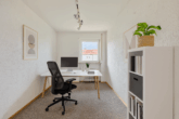 Gepflegtes Reihenmittelhaus mit schönem Garten und zeitlosem Charme in Neustadt - Büro - Staging