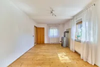 Wohnträume mit Perspektive – freistehendes Einfamilienhaus mit zusätzlichem Bauplatz - Wohnzimmer