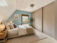 Wohnträume mit Perspektive – freistehendes Einfamilienhaus mit zusätzlichem Bauplatz - Schlafzimmer_Interieur KI-generiert