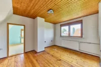 Wohnträume mit Perspektive – freistehendes Einfamilienhaus mit zusätzlichem Bauplatz - Büro