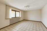 Bungalow in Feldrandlage: Ebenerdiger Wohnerlebnis mit Wintergarten und überdachter Terrasse - Zimmer
