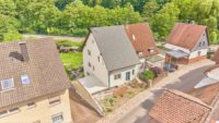 Modernes Wohnen nach Ihren Vorstellungen – Ausbauhaus mit 2 Maisonettewohnungen - Außenansicht