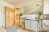 Einfamilienhaus mit idyllischem Garten - Badezimmer -  Digitales Staging