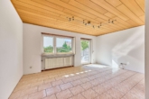 Attraktives Reihenmittelhaus mit eigenem Garten, in beliebter Wohnlage - Wohnzimmer