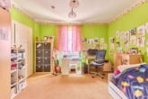 Charme trifft Raum: Zweifamilienhaus im Altbaustil mit großzügigem Garten - Kinderzimmer OG