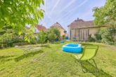 Charme trifft Raum: Zweifamilienhaus im Altbaustil mit großzügigem Garten - Garten