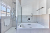 Lebensqualität inklusive – attraktive 2-Zimmer-Wohnung in gepflegter Wohnlage - Badezimmer