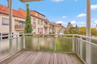 Sofort bezugsfertige 4-Zimmer-Maisonettewohnung mit 2 Balkonen im Herzen von Neustadt - Balkon OG