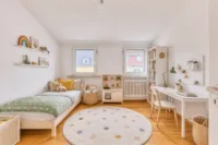 Sofort bezugsfertige 4-Zimmer-Maisonettewohnung mit 2 Balkonen im Herzen von Neustadt - Kinderzimmer DG - digitales staging