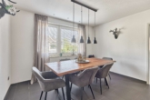 Einfamilienhaus mit idyllischer Ruheoase und besonderem Wohncharakter - Esszimmer