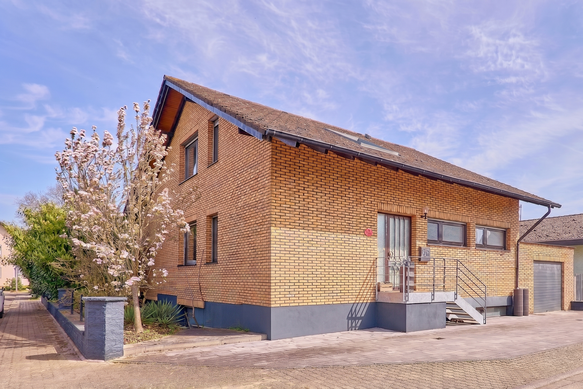 Einfamilienhaus mit idyllischer Ruheoase und besonderem Wohncharakter, 67454 Haßloch, Einfamilienhaus