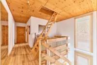 Familienfreundliches Zuhause in ruhiger Wohnlage der Südpfalz - Flur_OG