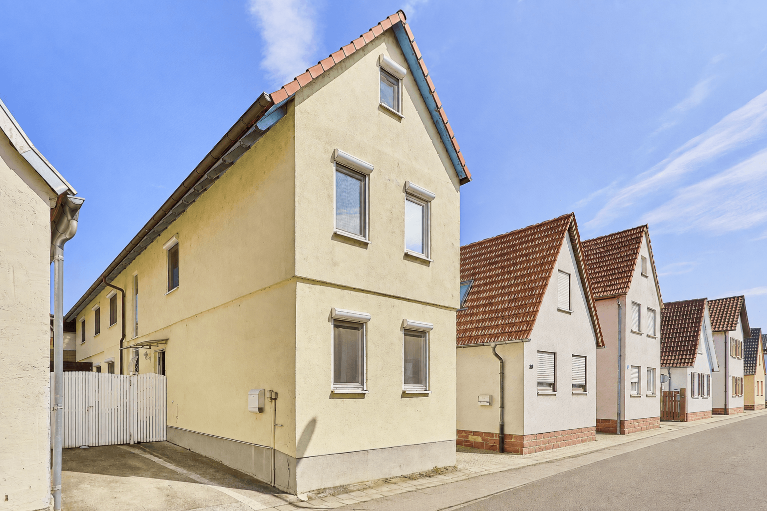 Familienfreundliches Zuhause in ruhiger Wohnlage der Südpfalz, 76761 Rülzheim, Einfamilienhaus