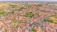 Familienfreundliches Zuhause in ruhiger Wohnlage der Südpfalz - Drohnenaufnahme