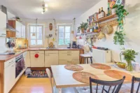 Fachwerkhaus mit 3 vermieteten Einheiten & weiterem Wohnungspotenzial - Küche