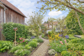 Exklusive Wohlfühlimmobilie mit traumhaftem Garten, Pool und Terrasse - Garten