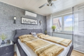 Exklusive Wohlfühlimmobilie mit traumhaftem Garten, Pool und Terrasse - Wohnzimmer
