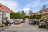 Exklusive Wohlfühlimmobilie mit traumhaftem Garten, Pool und Terrasse - Dachterrasse (digital gestaged)