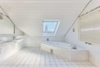 Ein Zuhause zum Ankommen: Familienidylle mit grünem Gartenparadies und Einliegerwohnung - Badezimmer_OG