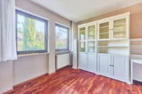 Ein Zuhause zum Ankommen: Familienidylle mit grünem Gartenparadies und Einliegerwohnung - Arbeitszimmer_EG
