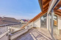 Ein Zuhause zum Ankommen: Familienidylle mit grünem Gartenparadies und Einliegerwohnung - Balkon