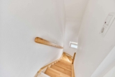 Stilvolles Einfamilienhaus – wohnen in modernisiertem und zeitgemäßem Ambiente - Treppenhaus