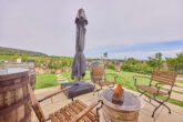 Ein Logenplatz über den Weinbergen: Moderne Souterrainwohnung mit traumhaftem Ausblick - Terrasse