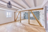 Herzstück: Schicke 3-Zimmer-Wohnung im modernisierten Fachwerkhaus - Wohnzimmer