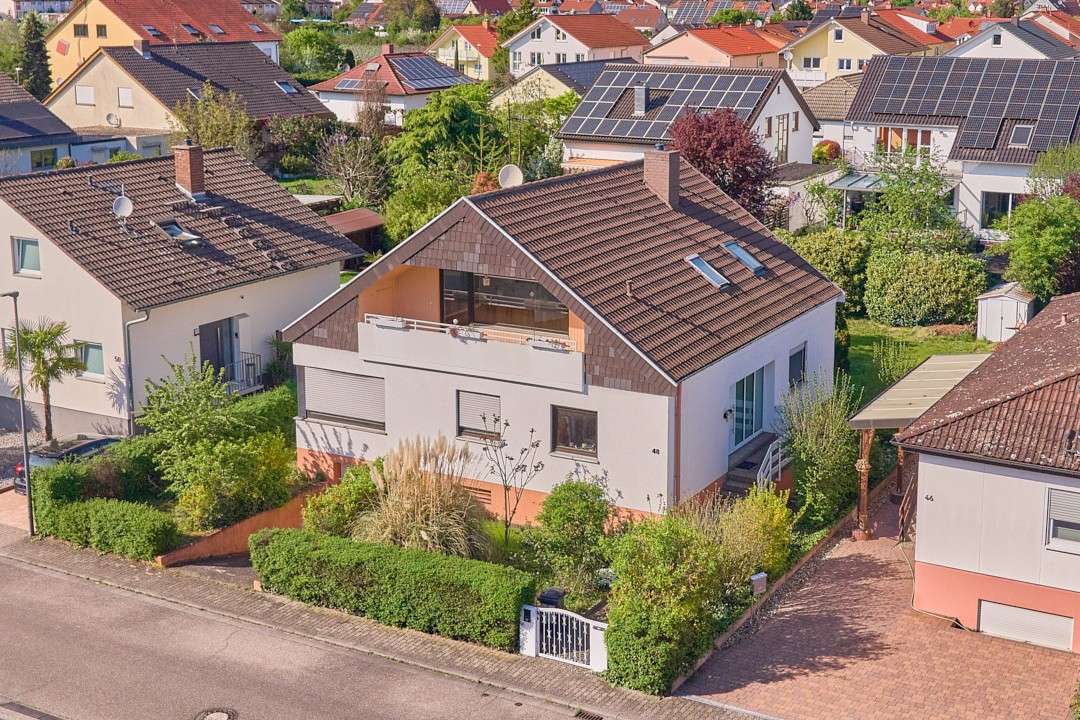 Lichtdurchflutetes Zweifamilienhaus mit Einliegerwohnung und großem Garten, 67435 Neustadt an der Weinstraße, Haus