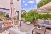 Wohnen mit grenzenlosem Raumgefühl – exklusives Architektenhaus in traumhafter Lage - Terrasse West