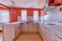 Großzügiges Wohnanwesen mit weitläufigem Innenhof, vielseitiger Scheune & Einliegerwohnung - Küche ELW