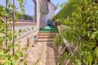 Großzügiges Wohnanwesen mit weitläufigem Innenhof, vielseitiger Scheune & Einliegerwohnung - Terrasse