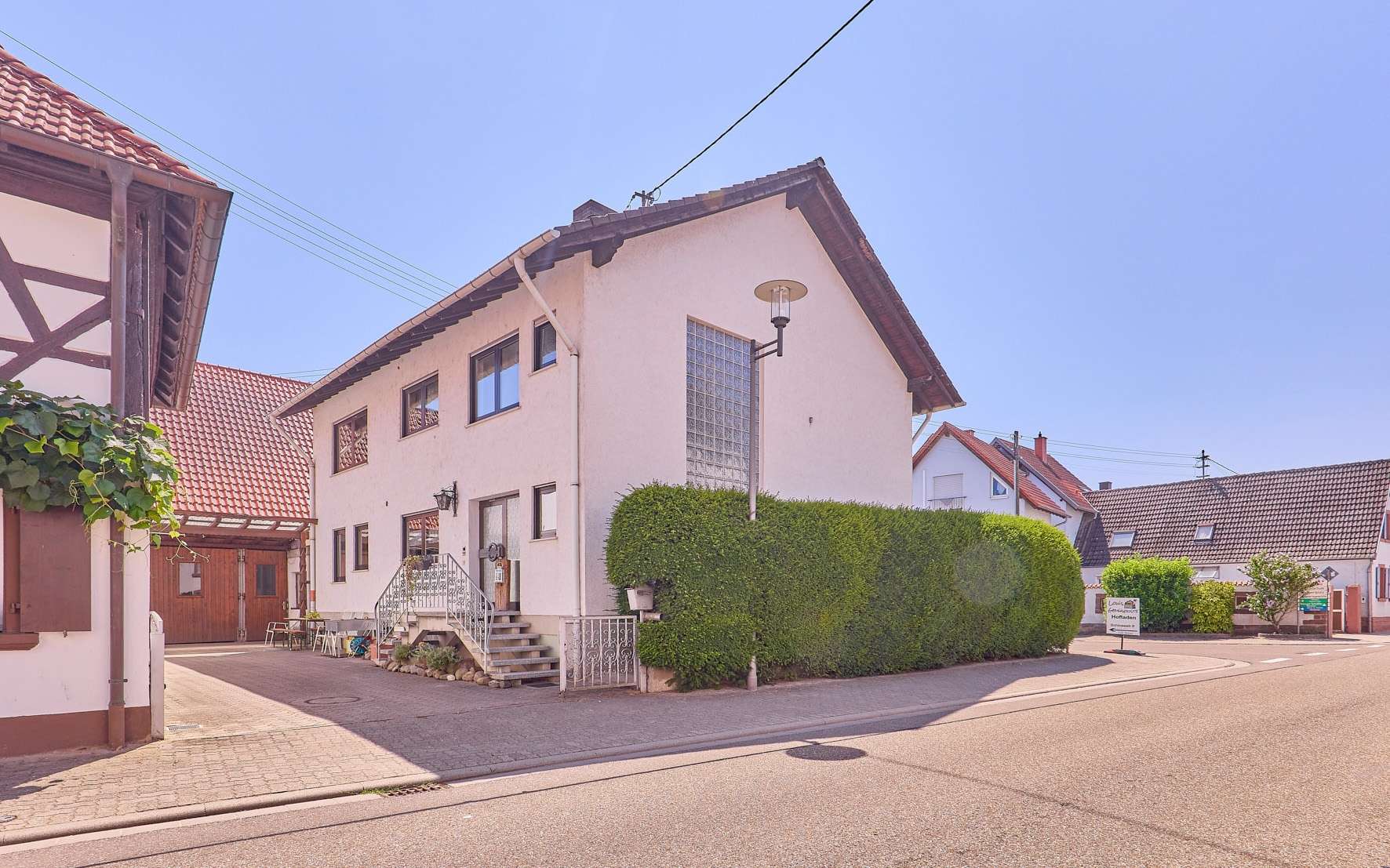 Großzügiges Wohnanwesen mit weitläufigem Innenhof, vielseitiger Scheune & Einliegerwohnung, 67482 Altdorf, Einfamilienhaus