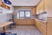 Großzügiges Wohnanwesen mit weitläufigem Innenhof, vielseitiger Scheune & Einliegerwohnung - Küche