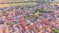 Großzügiges Wohnanwesen mit weitläufigem Innenhof, vielseitiger Scheune & Einliegerwohnung - Drohnenaufnahme