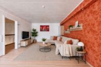 Großzügiges Wohnanwesen mit weitläufigem Innenhof, vielseitiger Scheune & Einliegerwohnung - Wohnzimmer ELW  - digitales staging