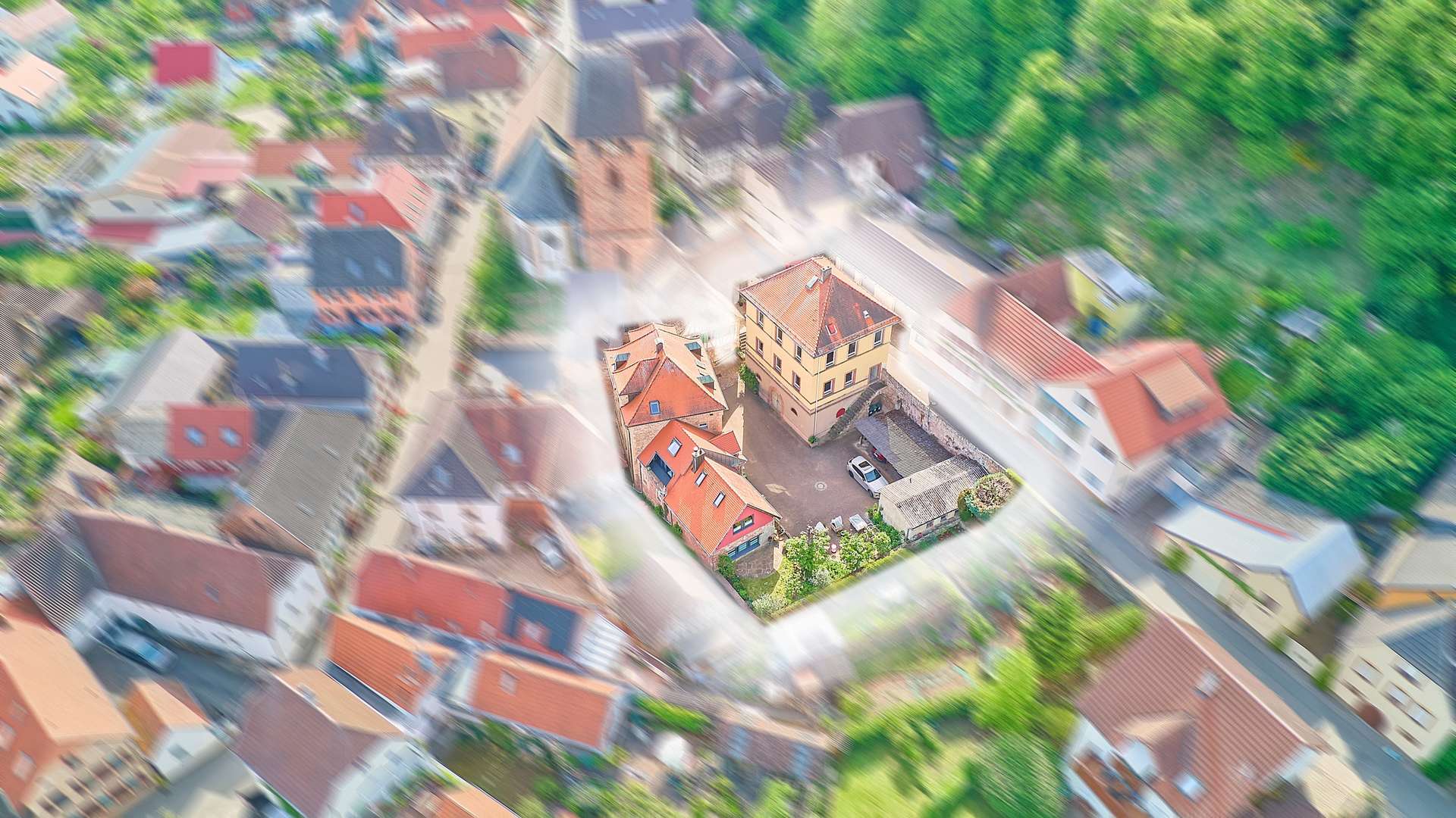 Einzigartige Gelegenheit: Wohnhaus & historische Schule in der Südpfalz, 76835 Gleisweiler, Haus