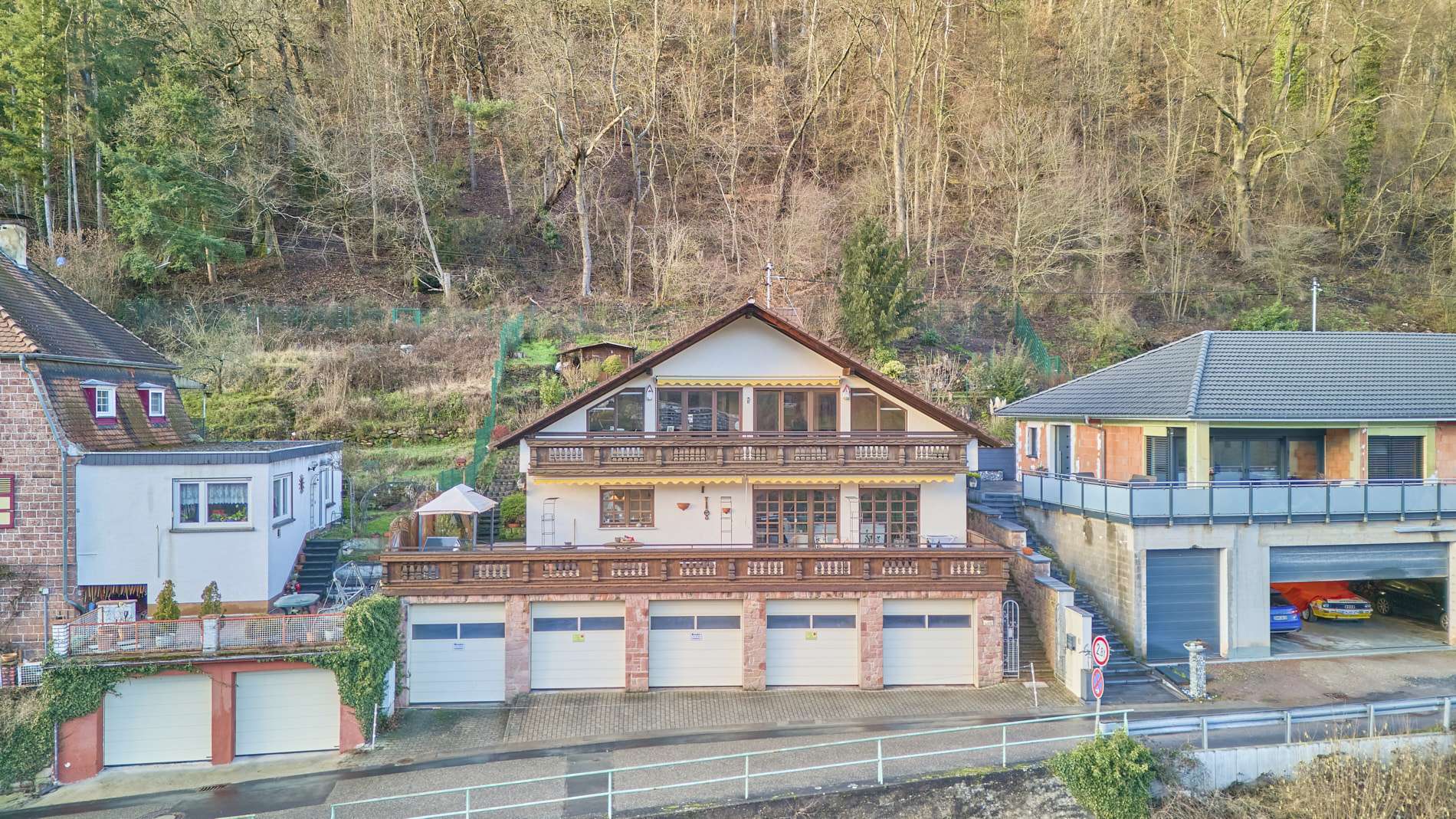 Ankommen. Durchatmen. Zuhause sein. Familienidylle mit wunderschönem Weitblick ins Grüne, 67466 Lambrecht, Einfamilienhaus