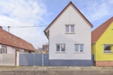 2014 erbautes Einfamilienhaus mit Privatsphäre & zusätzlichem Baugrundstück in zweiter Reihe - Straßenansicht