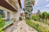 Familienklassiker mit Ausbaureserve, Garten und optionalem Zusatzgrundstück - Terrasse