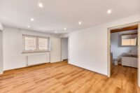 Einfamilienhaus mit sonnigem, vielseitig nutzbarem Hofbereich - Büro
