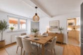 Einfamilienhaus mit sonnigem, vielseitig nutzbarem Hofbereich - Esszimmer_digitales staging