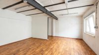 Einfamilienhaus mit sonnigem, vielseitig nutzbarem Hofbereich - Nebengebäude